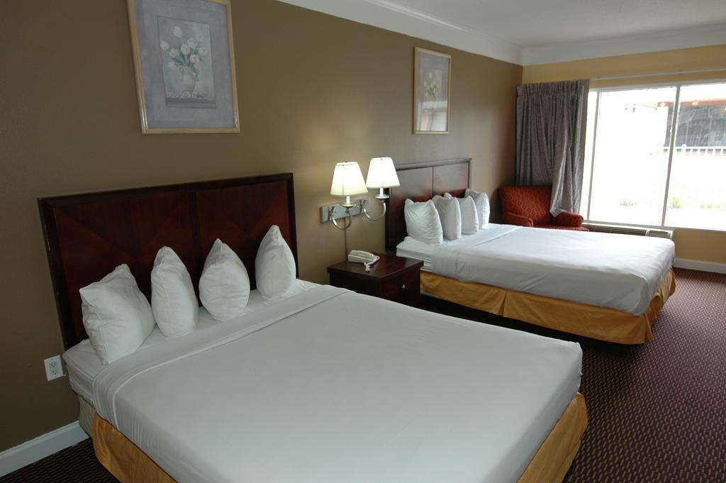 Ambassadors Inn & Suites Virginia Beach Esterno foto