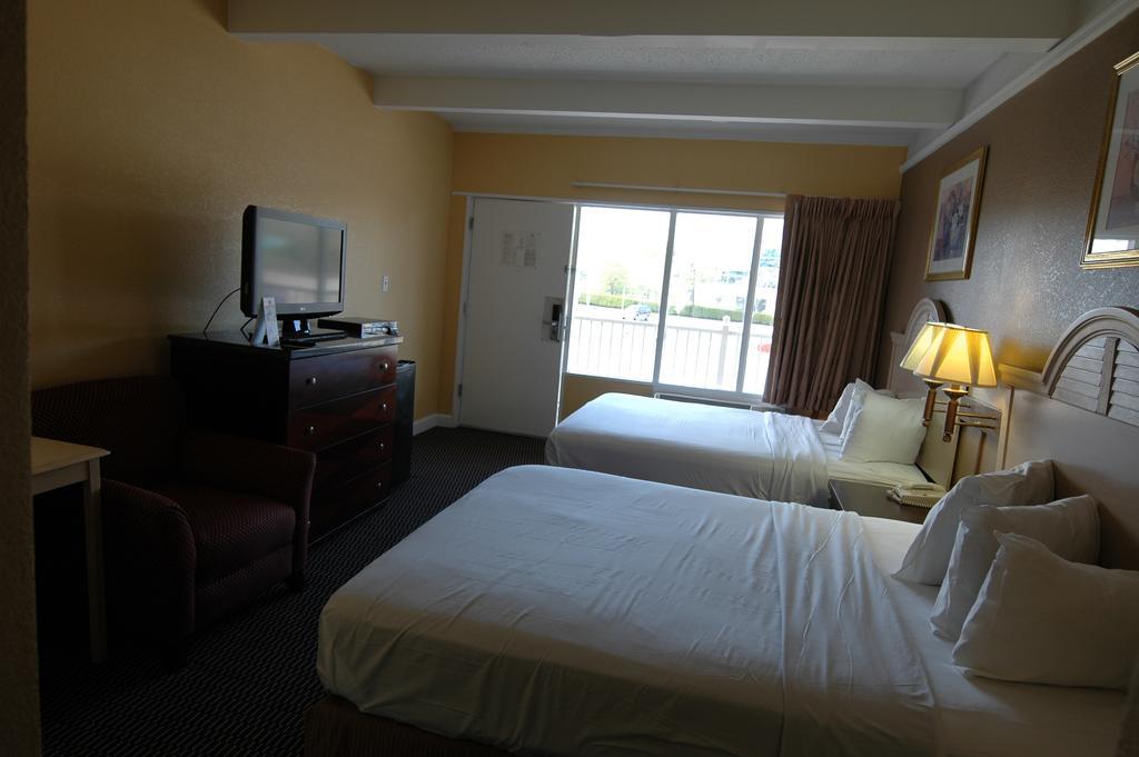 Ambassadors Inn & Suites Virginia Beach Esterno foto