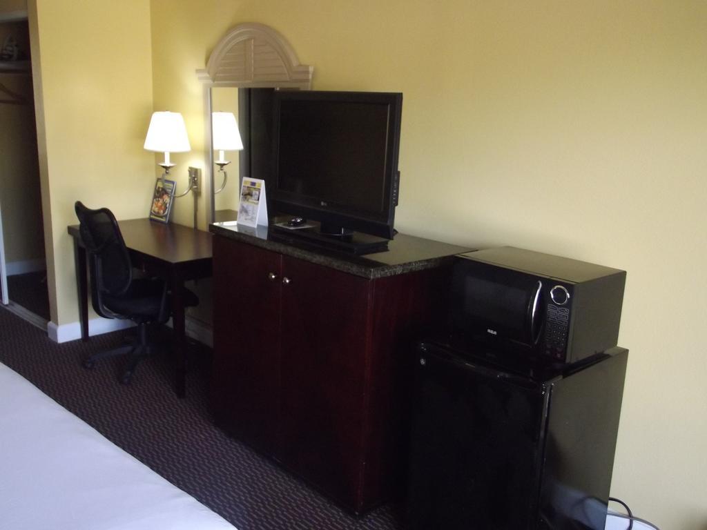 Ambassadors Inn & Suites Virginia Beach Esterno foto