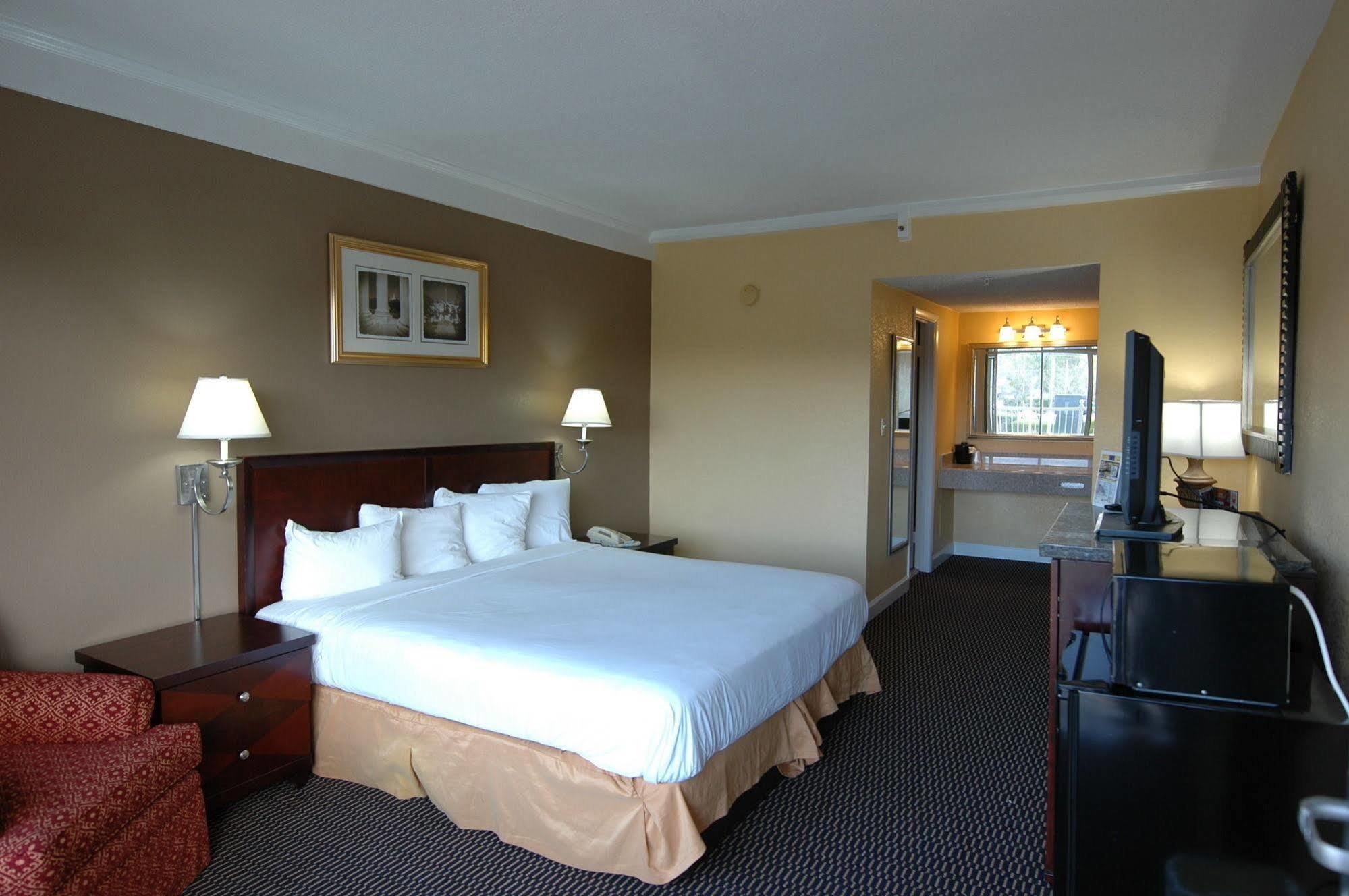 Ambassadors Inn & Suites Virginia Beach Esterno foto