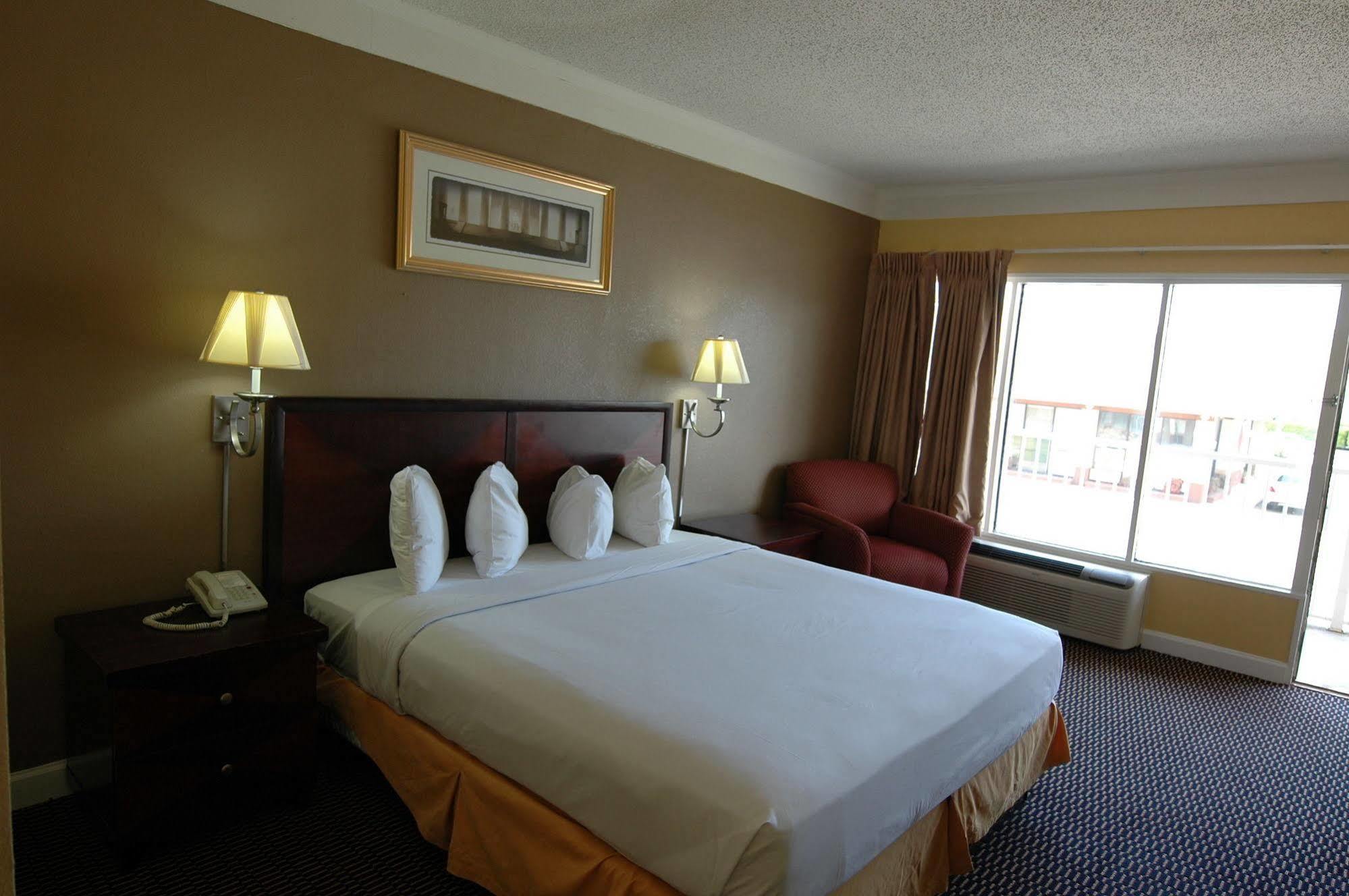 Ambassadors Inn & Suites Virginia Beach Esterno foto