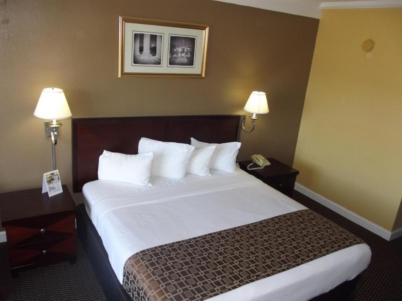 Ambassadors Inn & Suites Virginia Beach Esterno foto