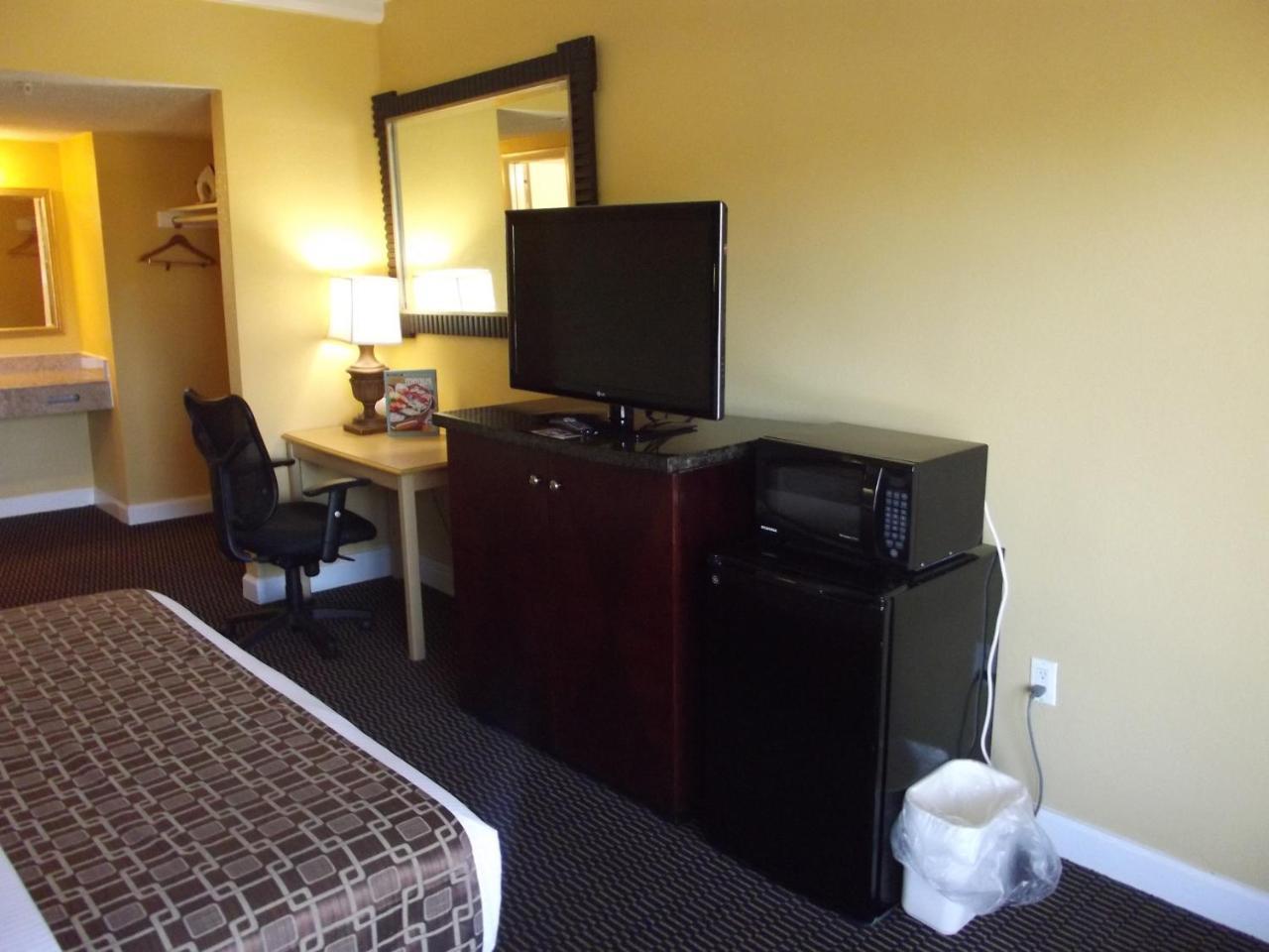 Ambassadors Inn & Suites Virginia Beach Esterno foto