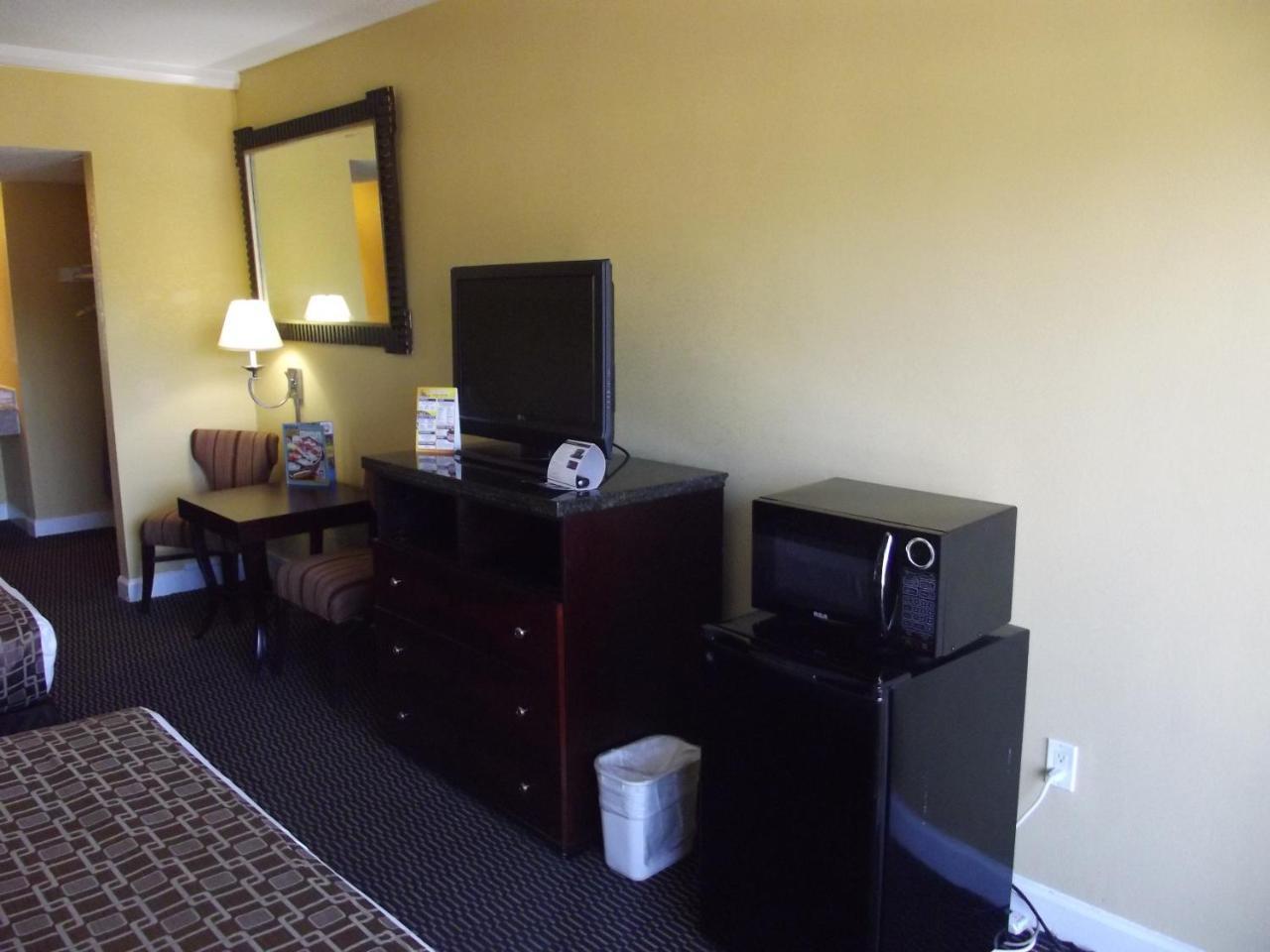 Ambassadors Inn & Suites Virginia Beach Esterno foto